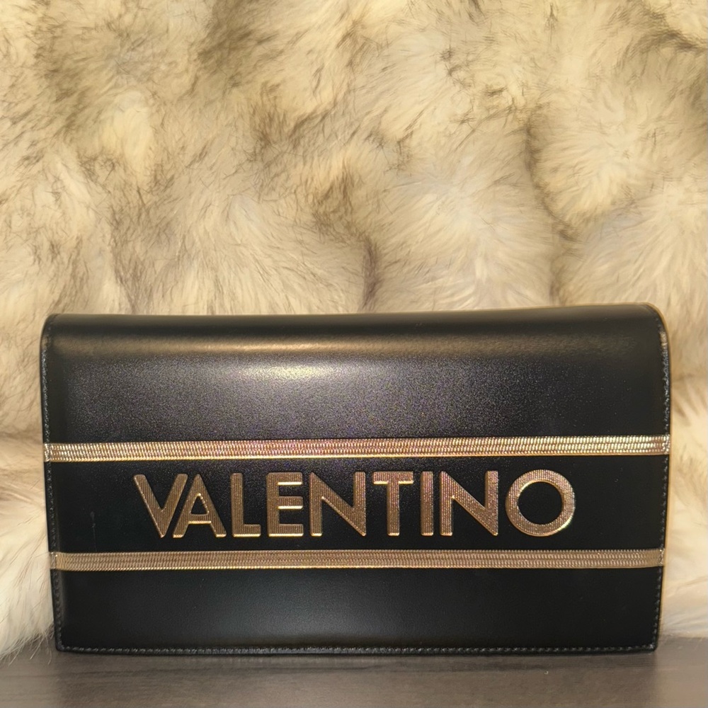 💰⬇️ VALENTINO BY MARIO VALENTINO
Large Lena Lavoro Leather Shoulder Bag - Picture 3 of 13
